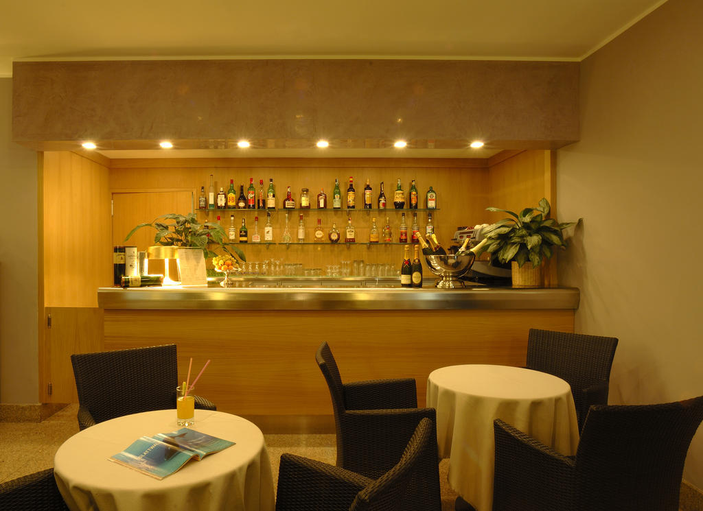 Hotel Corso Alaxi Hotels Alassio Exterior photo